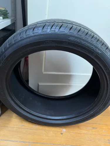 Pneu 225/45 Aro 18 novo