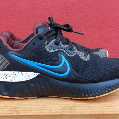 Tênis Nike Renew Ride 3 - Preto com detalhes em Azul e branco