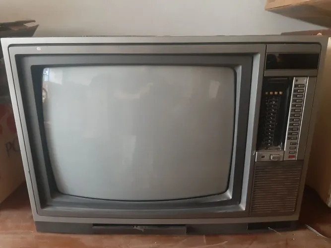 TV Mitsubishi TC 2001 Z 
