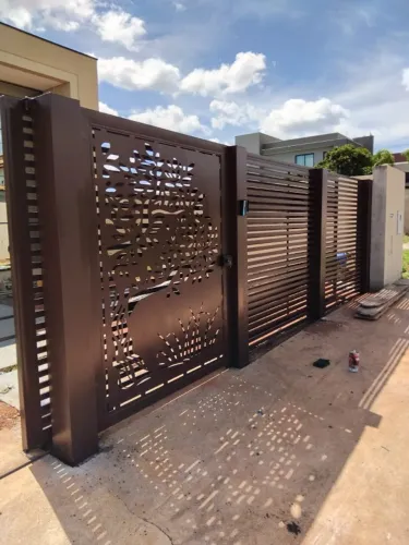 Portão Completo Gravado em Plasma com Portão Rossi