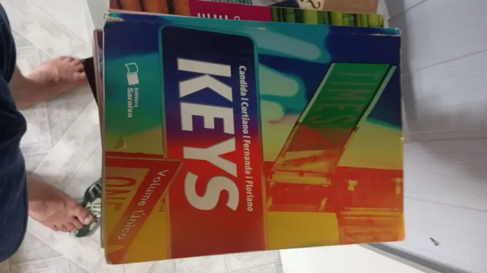 Livro Keys - Volume Único - Inglês
