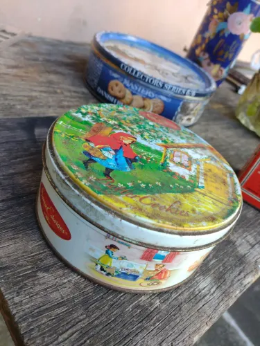 Latas de Biscoito Antigas - Colecionador