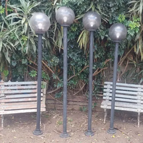 Poste de jardim e PVC 
