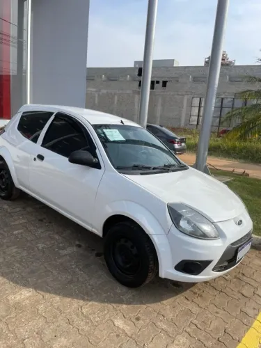 Ford KA 1.0  2013 com direção e baixo km