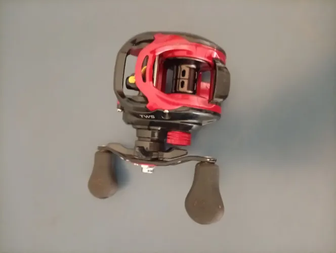 Carretilha Daiwa Tatula CT Type-R (modelo 100XS) 8.1:1