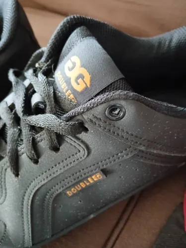 TENIS E BONES