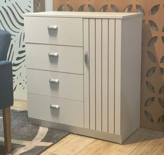 Oferta da cômoda em mdf