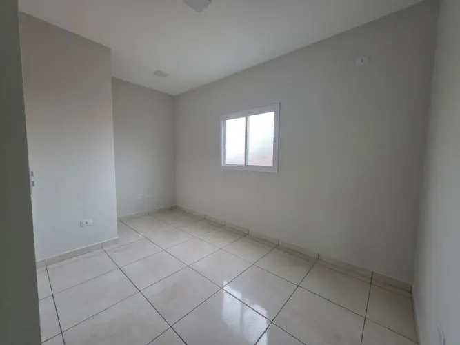 Sobrado de Condomínio com 2 quartos, Anhanguera, Praia Grande - R$ 255 mil