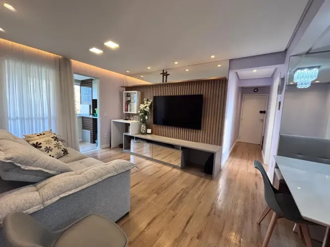 Apartamento impecável, totalmente mobiliado, com garagem dupla e hobby box no Jardim Atlân