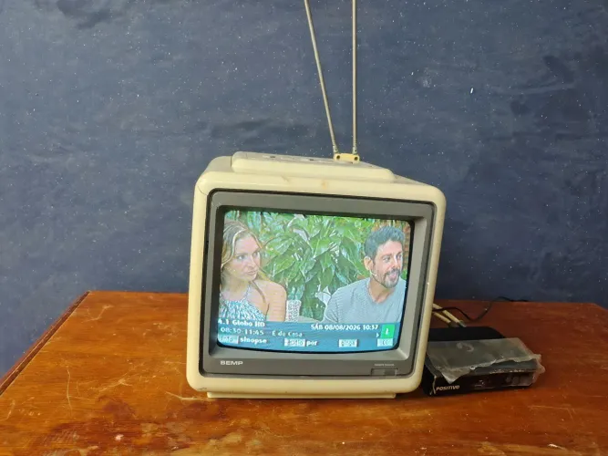 TV Antiga Vintage Semp Toshiba 1022 De Tubo 10 Polegadas - Funcionando!