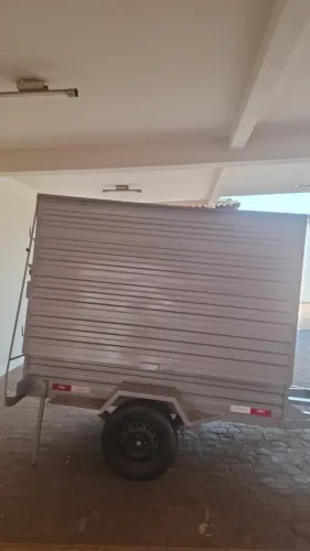Carretinha Baú Reboque para Comércio e Transporte