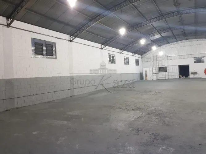 Oportunidade - Galpão Industrial - Rio Comprido - Jacareí - 740m².