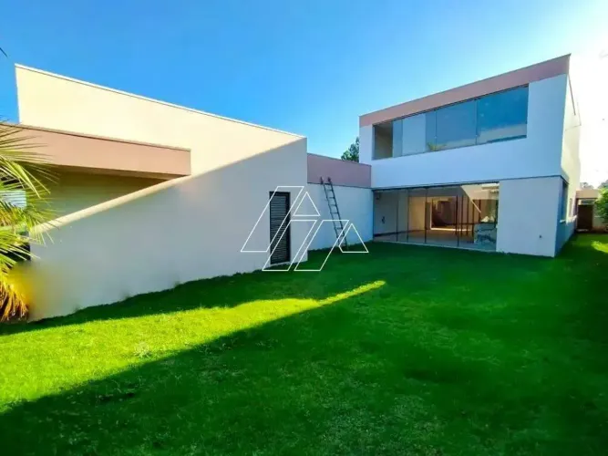 Casa com 3 quartos (2 suítes, 1 com banheira) e 1 vaga à venda no Vale do Canaã Marília/S