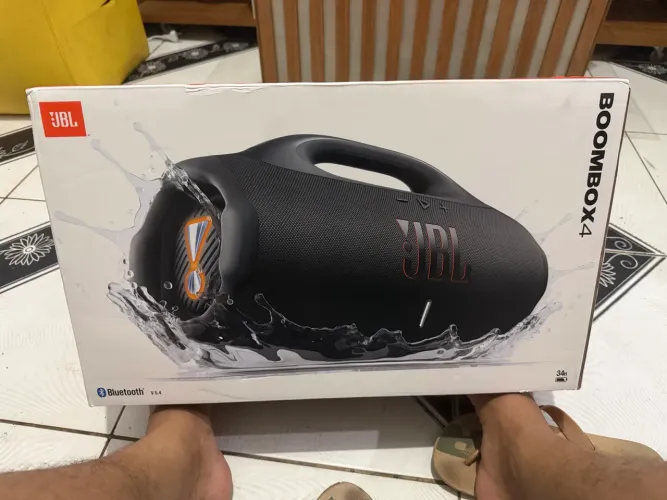 Leia Vende-se Bombox 4 nova apenas 2150