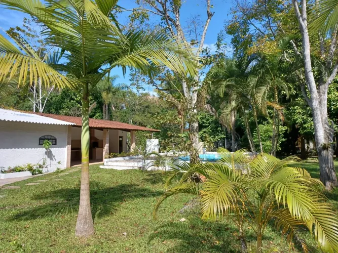 Chácara em Peruíbe com Piscina e árvores frutíferas aluga, vende direto com Proprietário