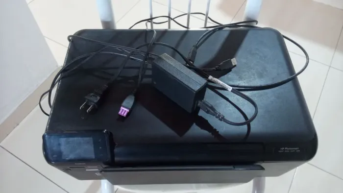 Vendo uma Impressora Multifuncional e um DVD