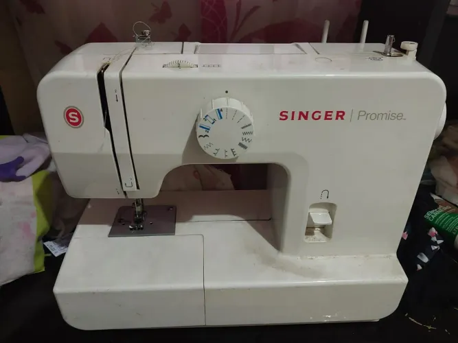 Máquina de Costura Singer Promise
