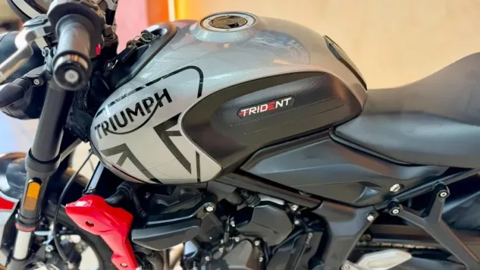 TRIUMPH TRIDENT 660