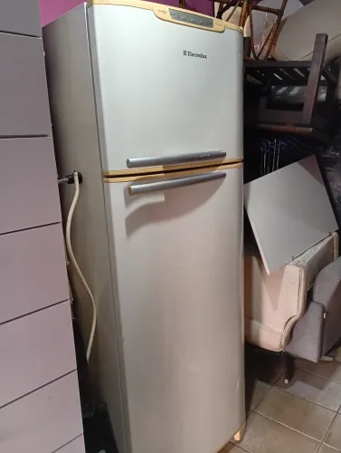 Geladeira Electrolux (ENTREGA GRATIS)
