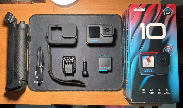 GoPro Hero 10 Black - Estado de nova + acessórios