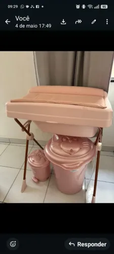 Banheira com trocador, lixeira e cartão 