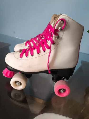 Patins  4 rodas retrô 35/36