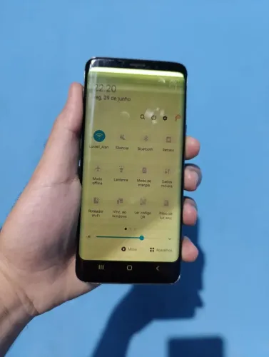 Vende se este S9 128 de memória, tela apaga quando esquenta mais não desliga único defeito