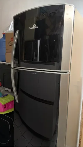 VENDO UMA GELADEIRA