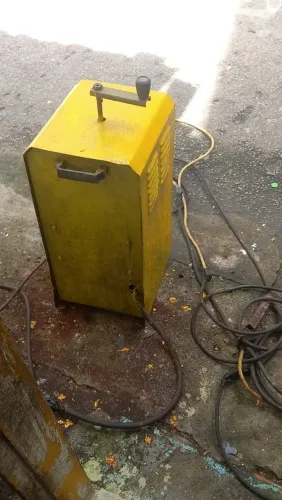 Máquina de Solda torre BATAM 250 amperes 