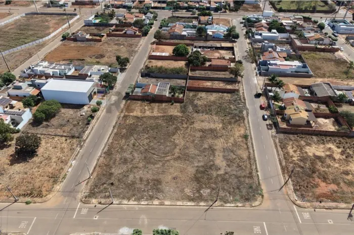 Área com 8 terrenos à venda no bairro Sagrada Família