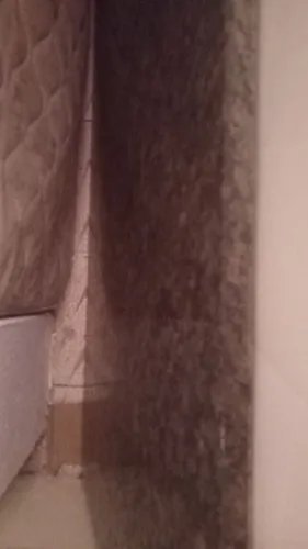 Vende-se uma mesa. Conprida só a pedra