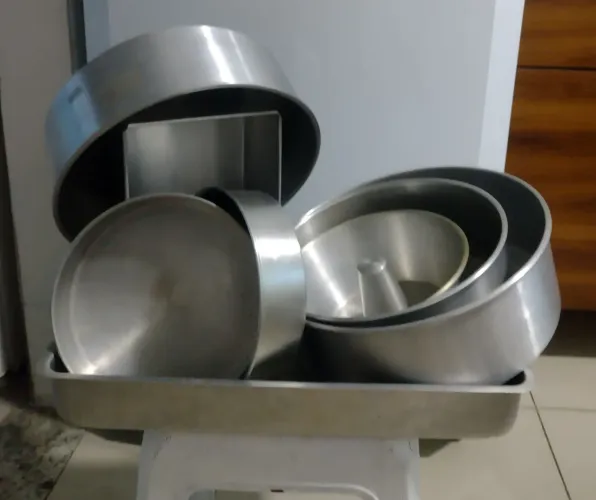 Vendo Tabuleiros Usados em Bom Estado.