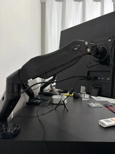 Suporte articulado para monitor