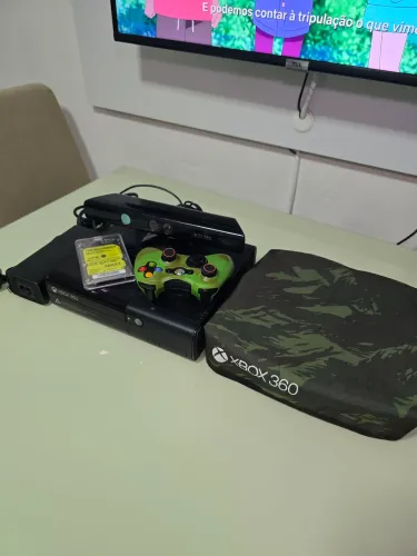 Xbox 360 super slim 