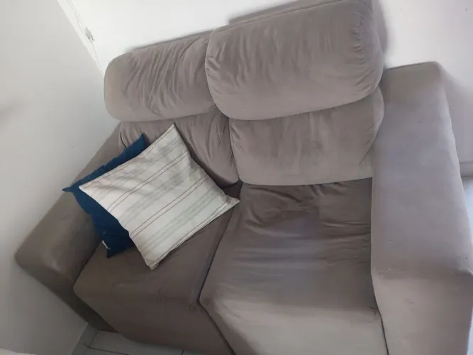 Vendo Sofa bastante conservado.