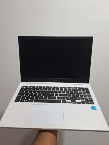 NOTEBOOK SAMSUNG 11 GERAÇÃO, DUAL CORE, SSD 256GB , 8GB RAM DDR4 (PRA SAIR RÁPIDO/BARATO)