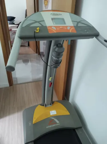 Esteira Atletic Advanced 500EE- A Venda em Excelente Estado