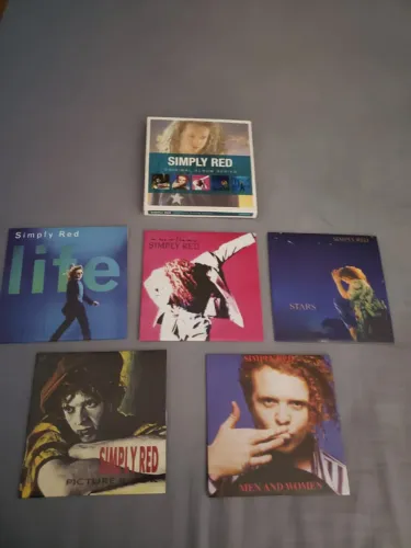 Combo Simply Red com 5 CDs - pouquíssimo uso - em estado de novo