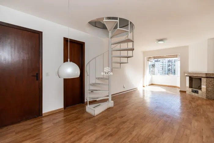 Cobertura duplex com 3 quartos para locação no bairro Juvevê em Curitiba