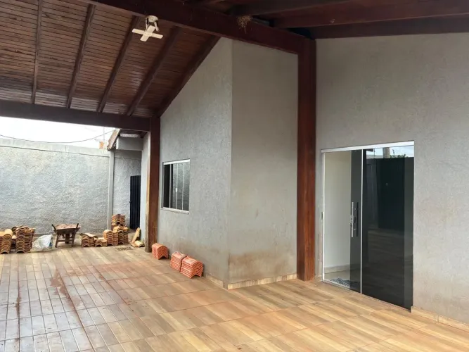 Casa com terreno de 360mts e piscina no Panorama e dá financiamento 
