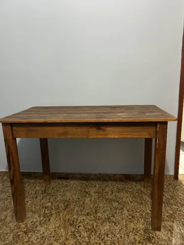 Mesa de madeira retangular