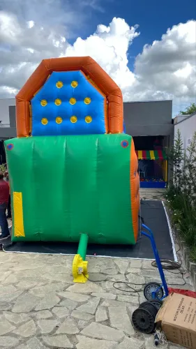 Mesas quadrada com 4 lugares para festas e eventos