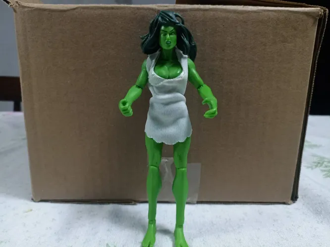 Figura She-Hulk Marvel Legends Hasbro!