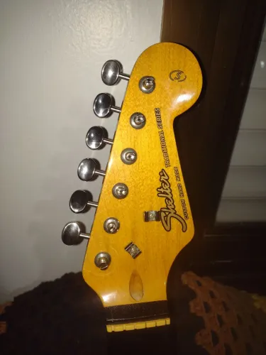 Guitarra Shelter FST62 strato