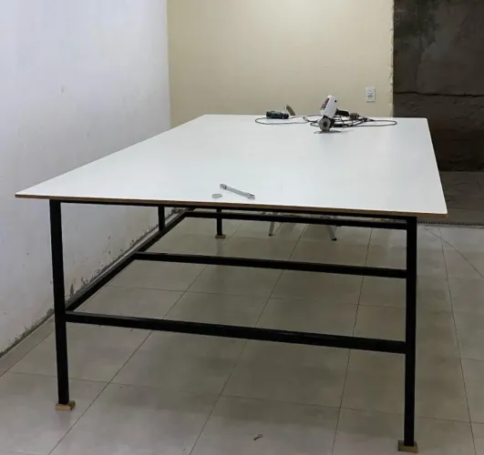 Mesa de corte e confecção