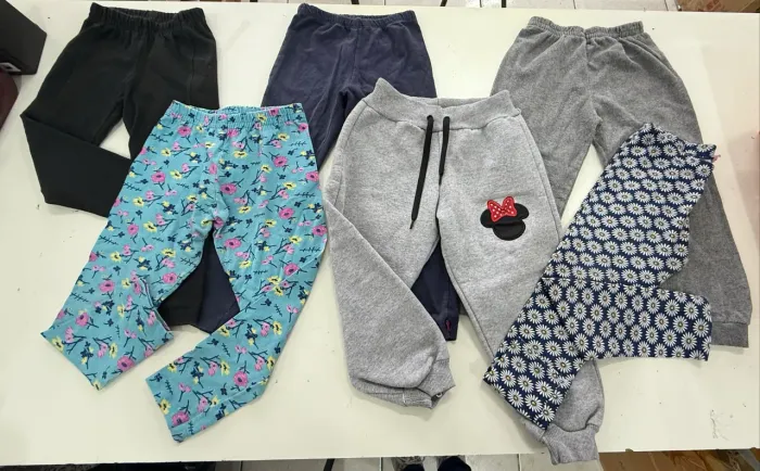 Lote de calça infantil menina tamanho 4 usadas
