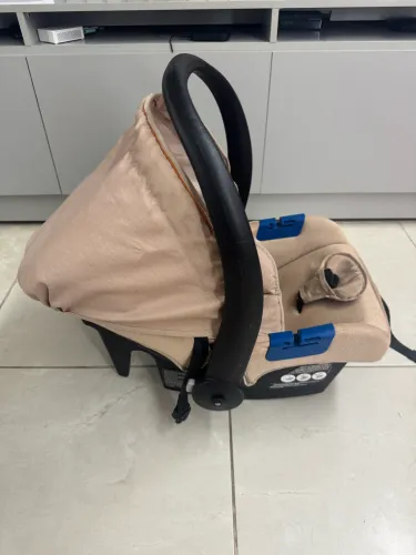 Carrinho e bebê conforto burigoto!