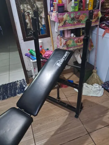 Aparelho de supino para musculação