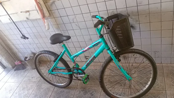 Vendo bicicleta aro 24"  nova valor 450$$ passo cartão  