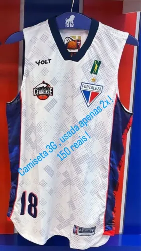 Vendo camiseta do basquete cearense , tamanho XGG . 